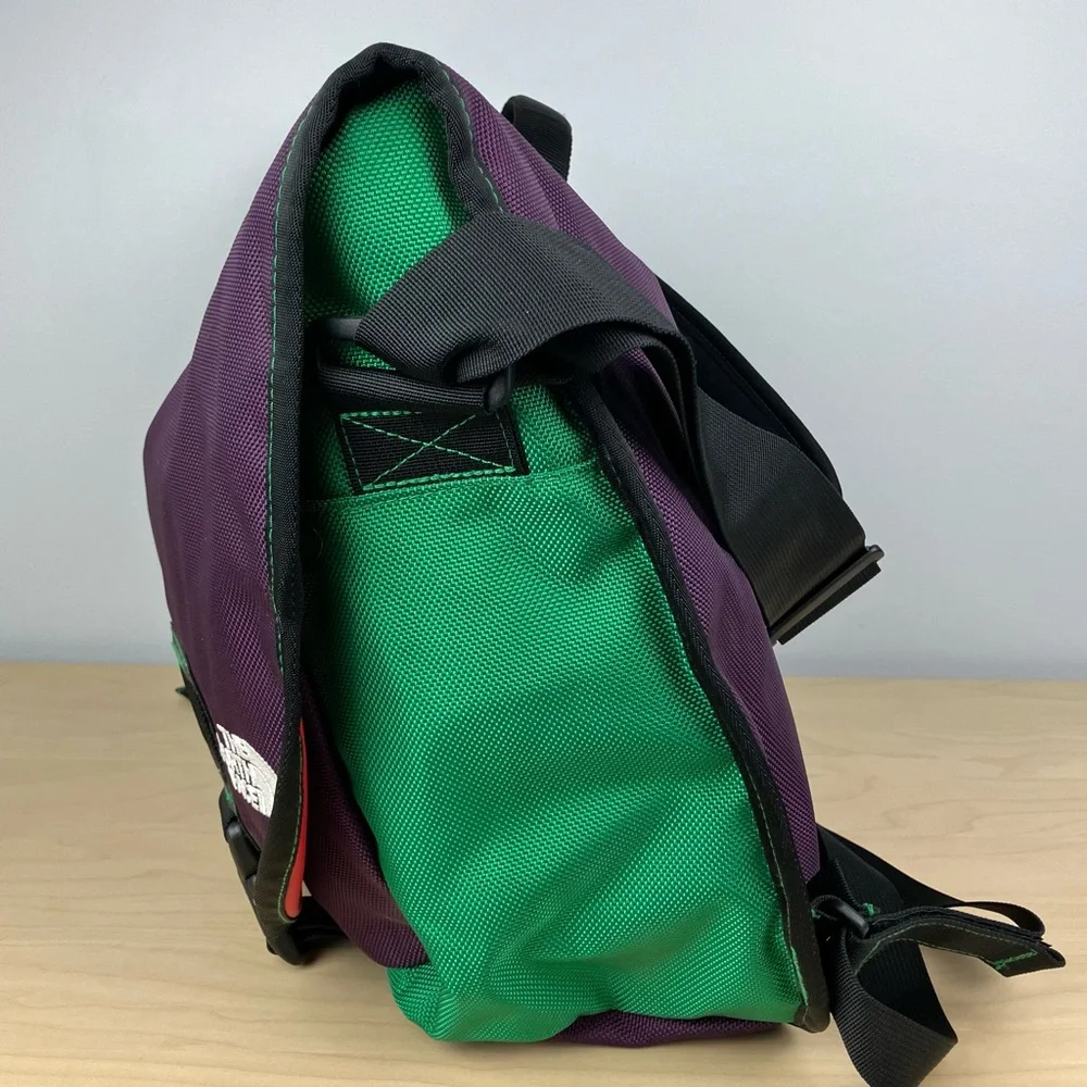 The North Face Khumbu Climbing School Laptop Messenger Bag Purple & Green